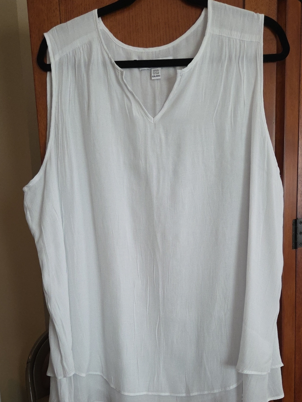Women's White Sleeveless V-Neck Layered Blouse